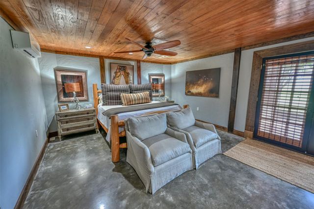 3805 Guenther Road, La Grange, TX 78945