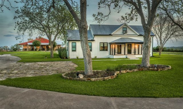 3805 Guenther Road, La Grange, TX 78945