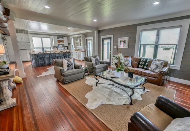 3805 Guenther Road, La Grange, TX 78945