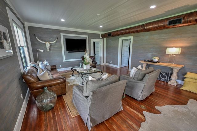 3805 Guenther Road, La Grange, TX 78945