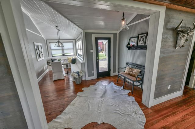 3805 Guenther Road, La Grange, TX 78945