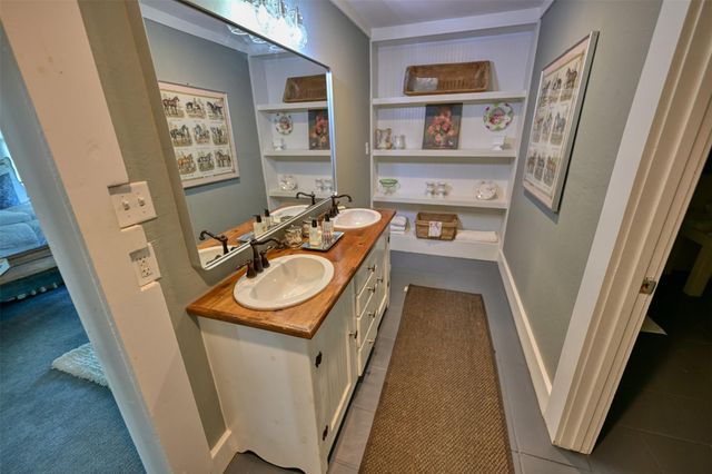 3805 Guenther Road, La Grange, TX 78945
