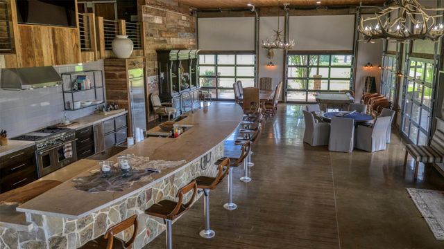 3805 Guenther Road, La Grange, TX 78945