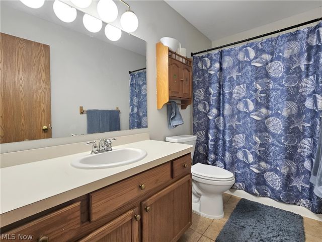 1184 Hayes Avenue, Eastlake, OH 44094