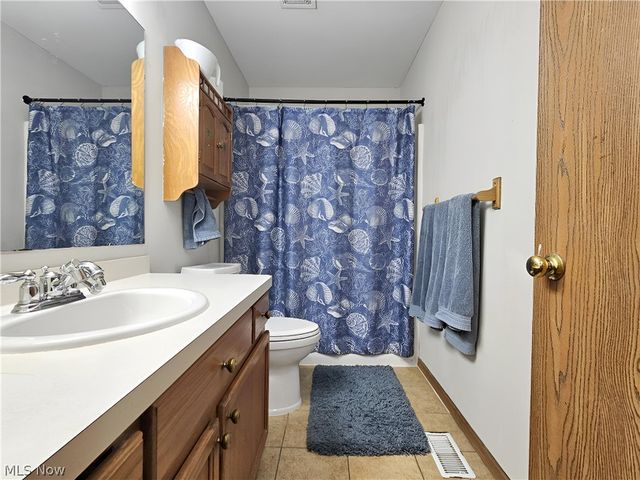 1184 Hayes Avenue, Eastlake, OH 44094