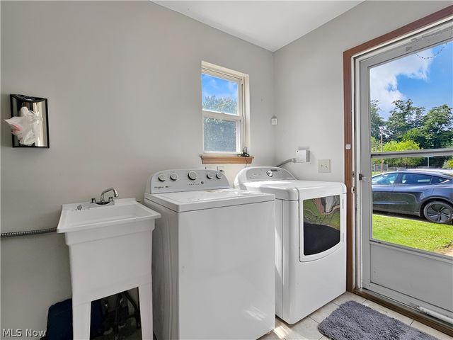 1184 Hayes Avenue, Eastlake, OH 44094