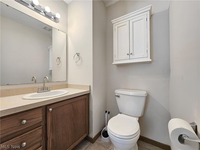 1184 Hayes Avenue, Eastlake, OH 44094