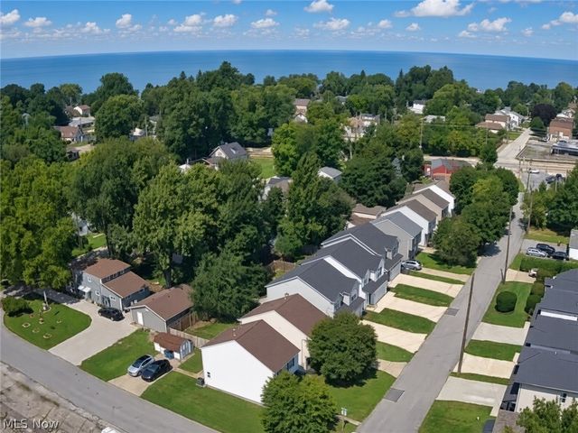1184 Hayes Avenue, Eastlake, OH 44094