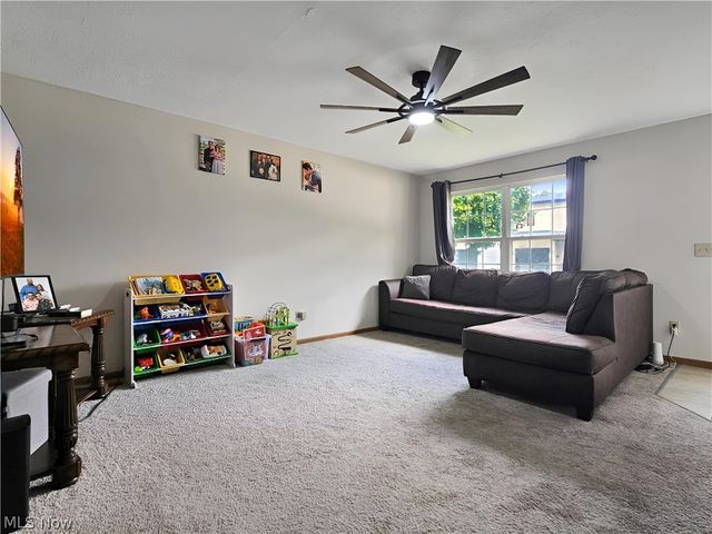 1184 Hayes Avenue, Eastlake, OH 44094