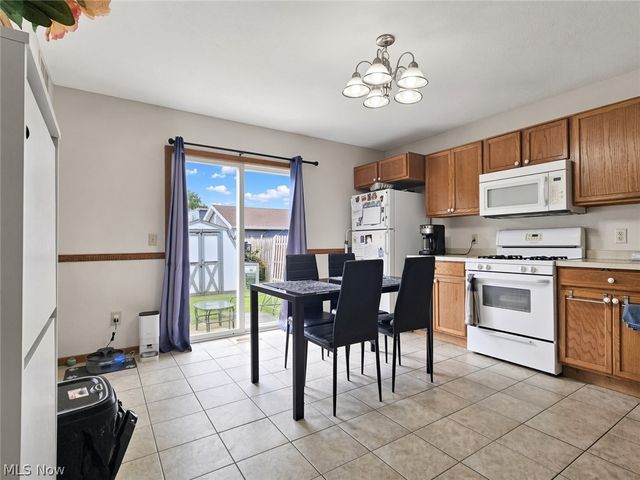 1184 Hayes Avenue, Eastlake, OH 44094
