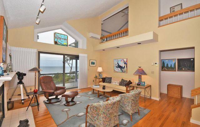 10 Vantage Pointe, Glen Arbor, MI 49630