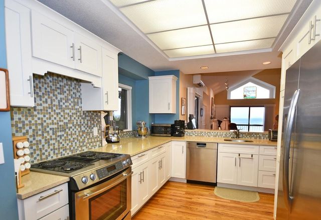 10 Vantage Pointe, Glen Arbor, MI 49630