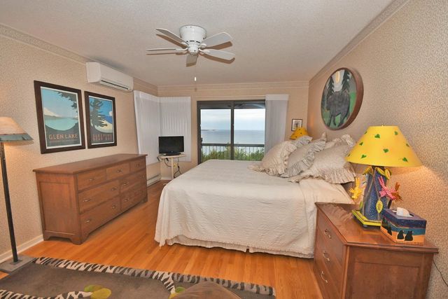 10 Vantage Pointe, Glen Arbor, MI 49630