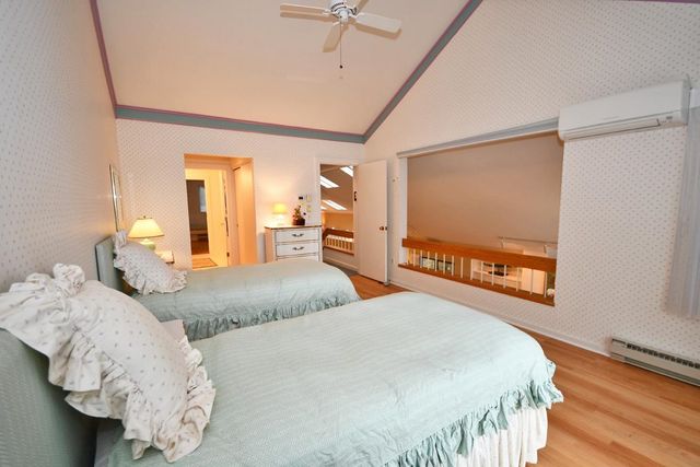 10 Vantage Pointe, Glen Arbor, MI 49630