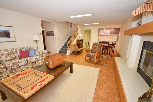 10 Vantage Pointe, Glen Arbor, MI 49630