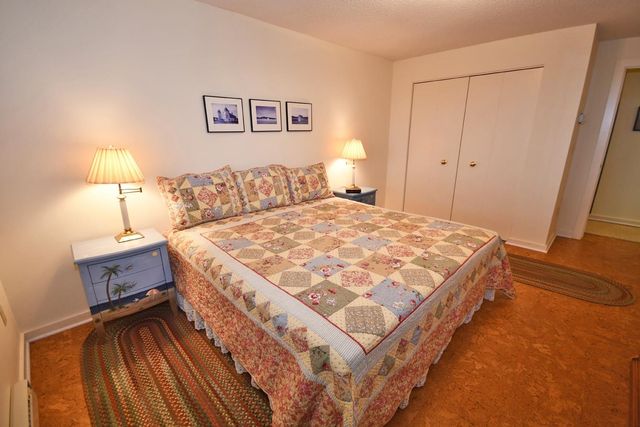 10 Vantage Pointe, Glen Arbor, MI 49630