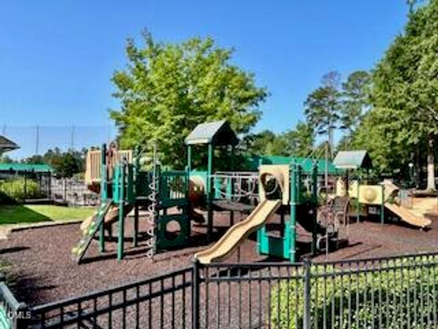 10411 Rosegate Court 205, Raleigh, NC 27617