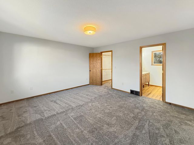 2939 Maple Street N, Fargo, ND 58102