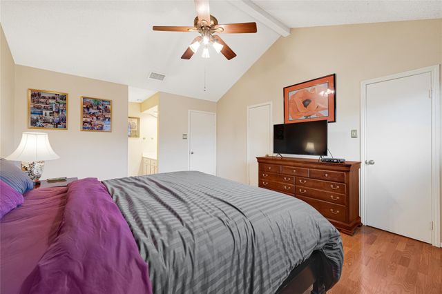 5901 Woodway Place Ct, Houston, TX 77057