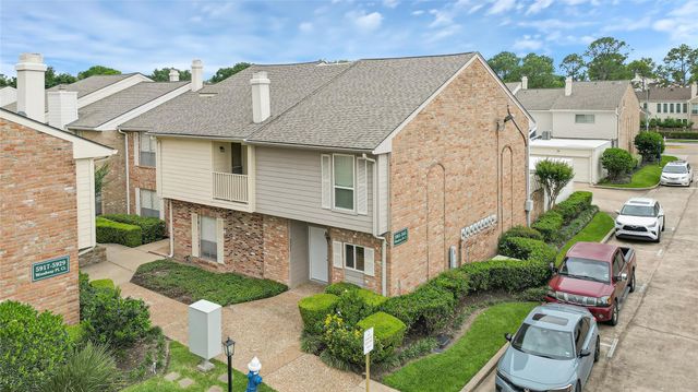 5901 Woodway Place Ct, Houston, TX 77057