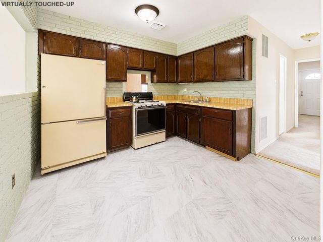 140 Regis Drive, Staten Island, NY 10314