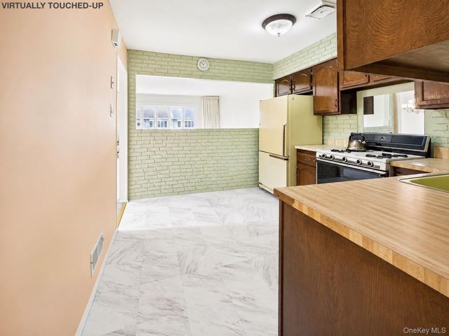 140 Regis Drive, Staten Island, NY 10314