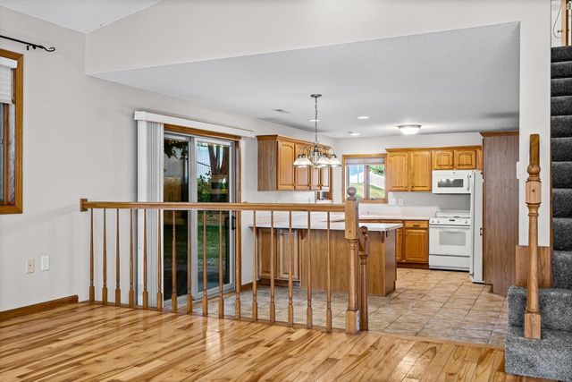 823 Windhill STREET, Onalaska, WI 54650