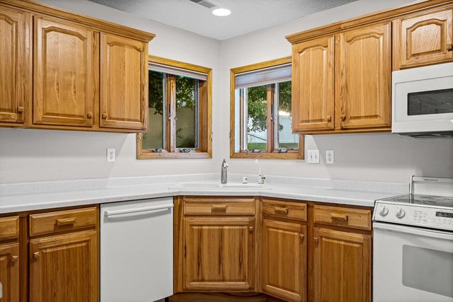 823 Windhill STREET, Onalaska, WI 54650