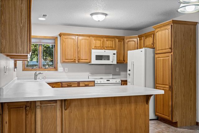 823 Windhill STREET, Onalaska, WI 54650