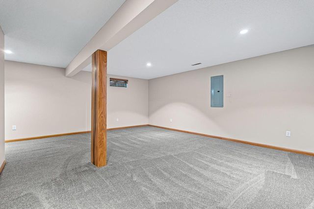 823 Windhill STREET, Onalaska, WI 54650