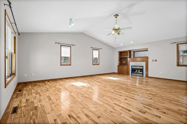 823 Windhill STREET, Onalaska, WI 54650