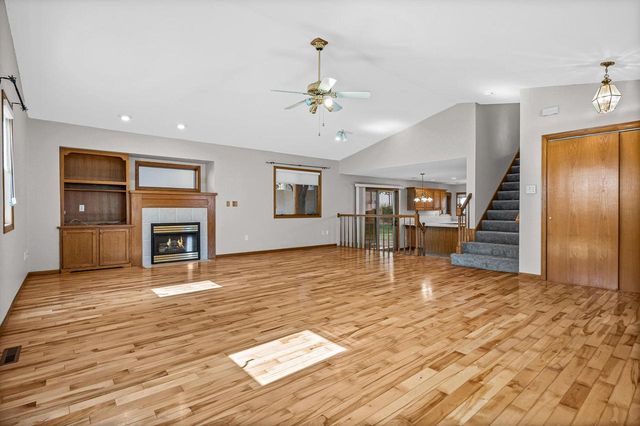 823 Windhill STREET, Onalaska, WI 54650