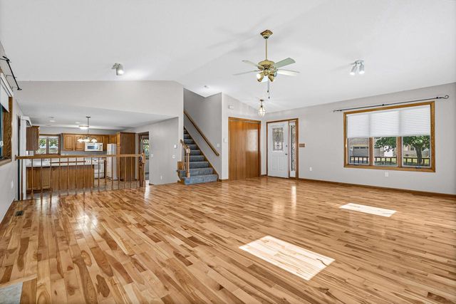 823 Windhill STREET, Onalaska, WI 54650