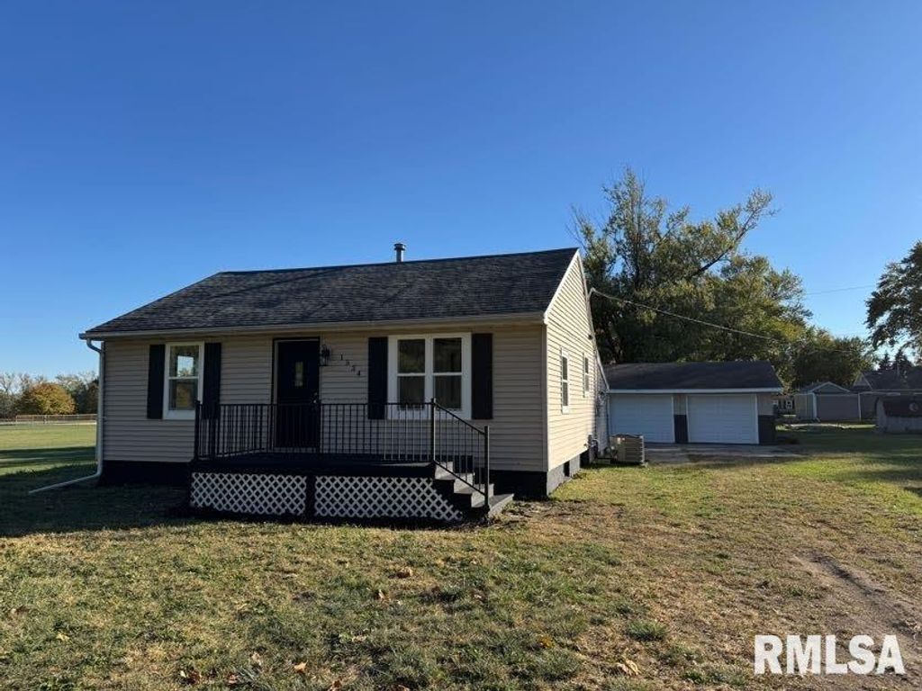 1534 E MEDINA Street, Peoria, IL 61615