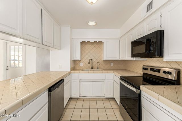 460 N LOS ALAMOS Street, Mesa, AZ 85213