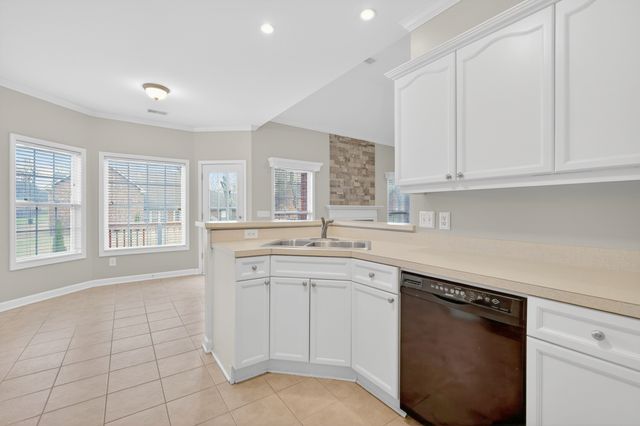 1032 Grider Dr, Gallatin, TN 37066