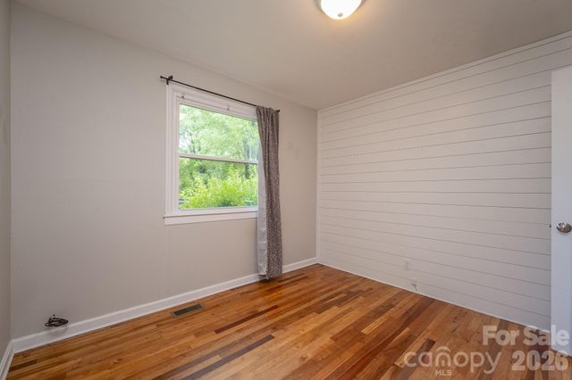 41 Trowbridge Lane, Brevard, NC 28712