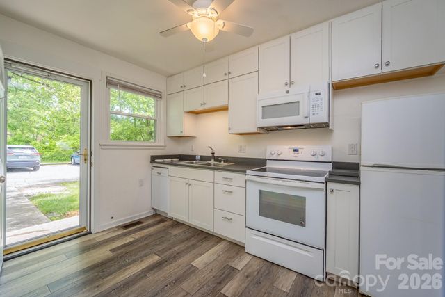 41 Trowbridge Lane, Brevard, NC 28712