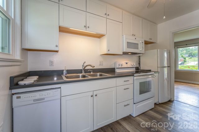 41 Trowbridge Lane, Brevard, NC 28712