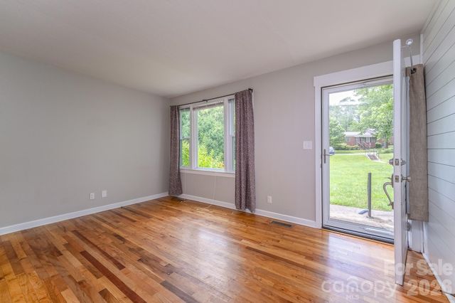 41 Trowbridge Lane, Brevard, NC 28712