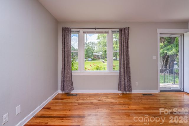 41 Trowbridge Lane, Brevard, NC 28712