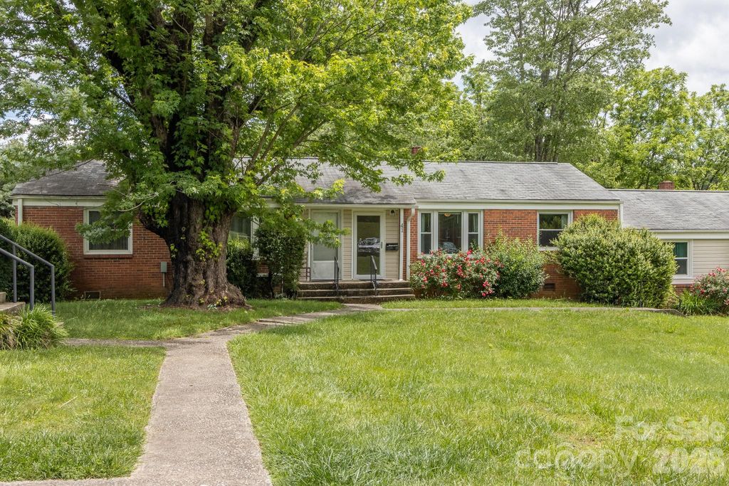 41 Trowbridge Lane, Brevard, NC 28712