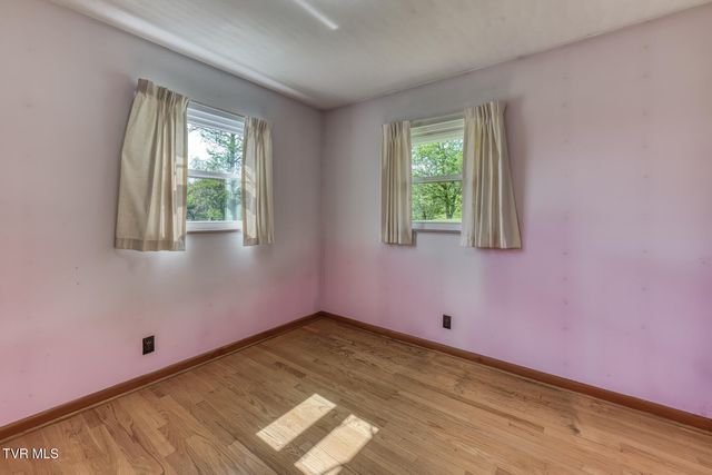 136 Hemlock Street, Mount Carmel, TN 37645