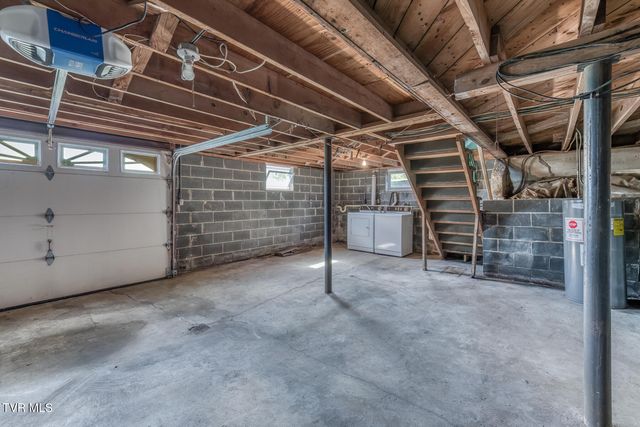 136 Hemlock Street, Mount Carmel, TN 37645