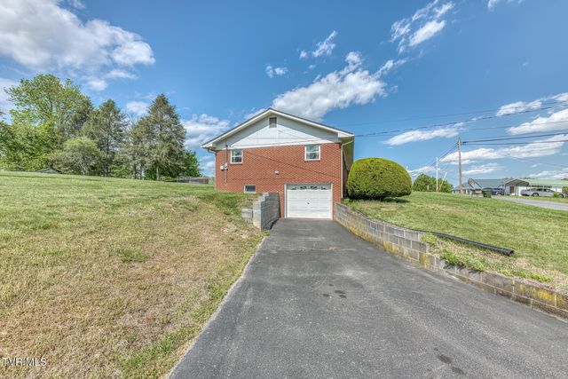 136 Hemlock Street, Mount Carmel, TN 37645