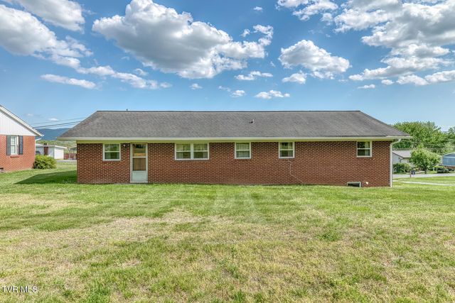 136 Hemlock Street, Mount Carmel, TN 37645