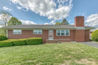 136 Hemlock Street, Mount Carmel, TN 37645