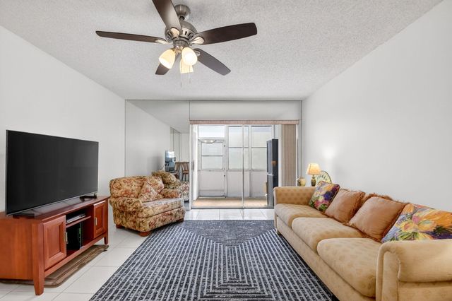 2593 W Dudley Drive W F, West Palm Beach, FL 33415