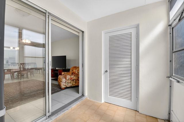 2593 W Dudley Drive W F, West Palm Beach, FL 33415