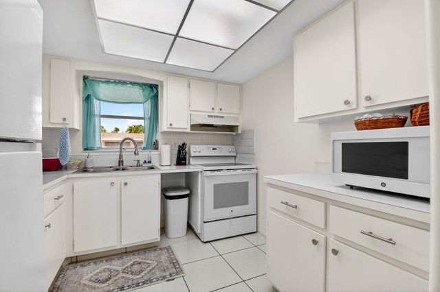 2593 W Dudley Drive W F, West Palm Beach, FL 33415